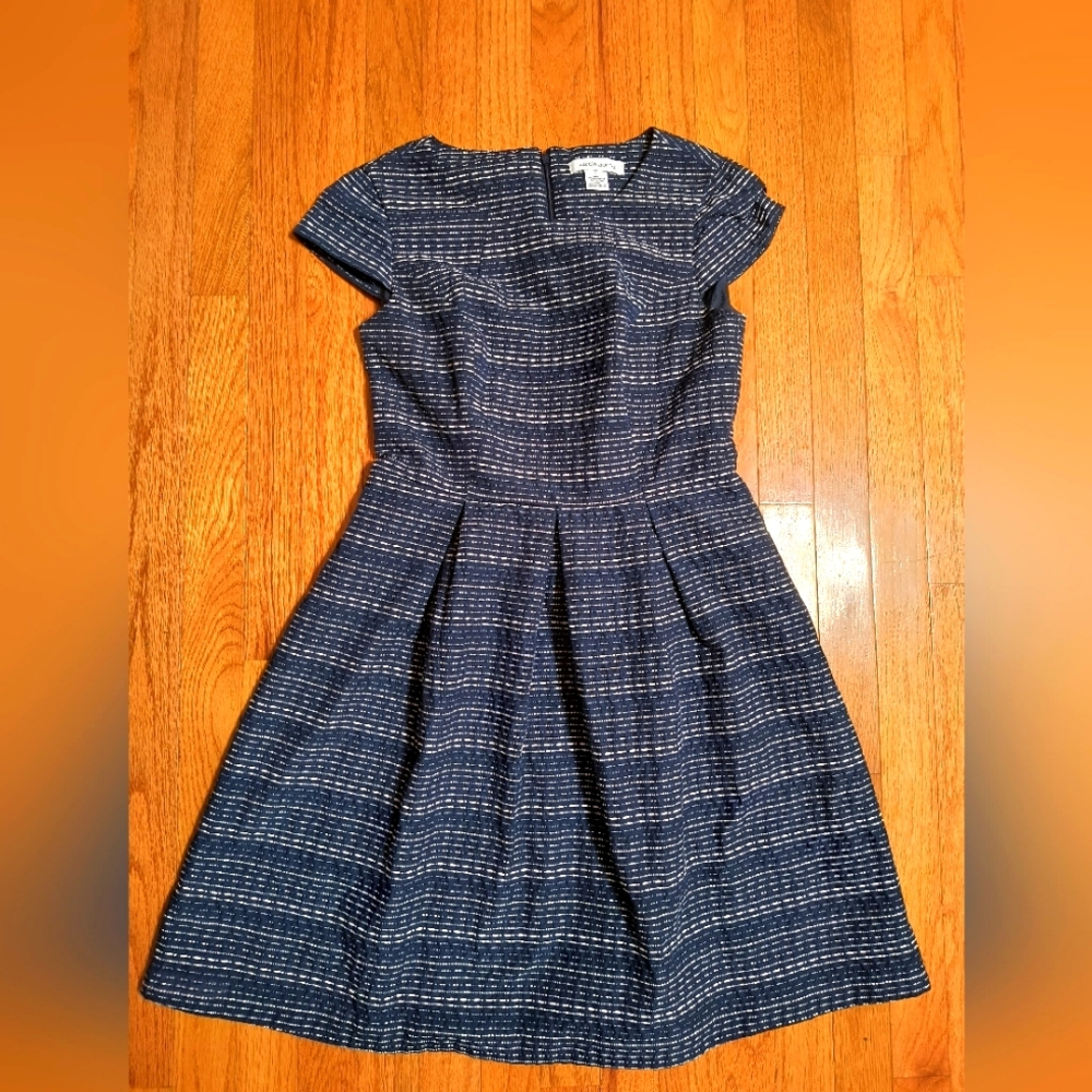 3/$10⭐ Liz Claiborne a-line Blue And White Dress, Women's Size 4
